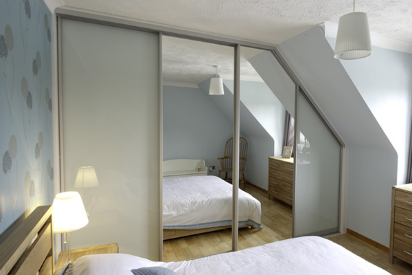 sliding wardrobe angled