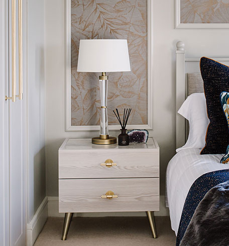 freestanding chest of drawers