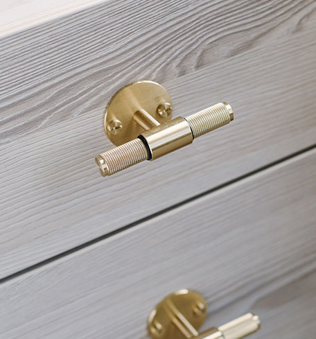 close up of hinge handle