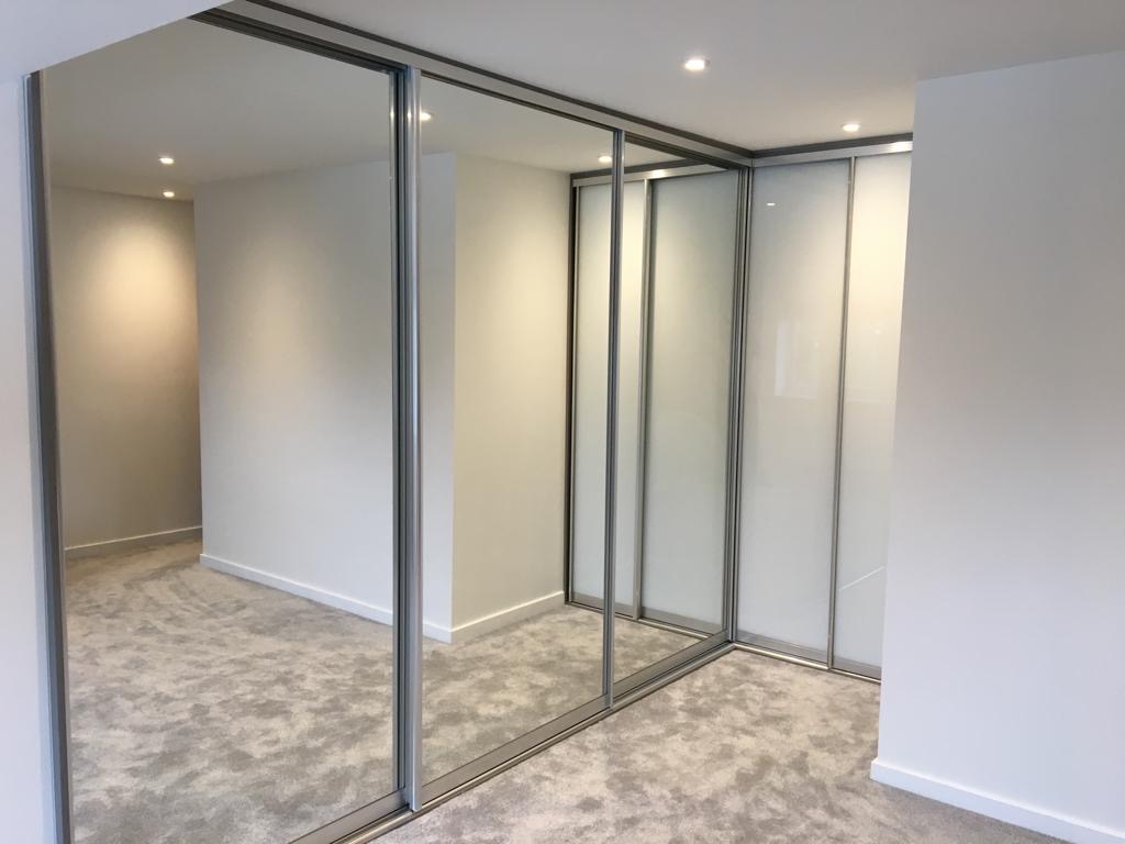 mirrored sliding wardrobe